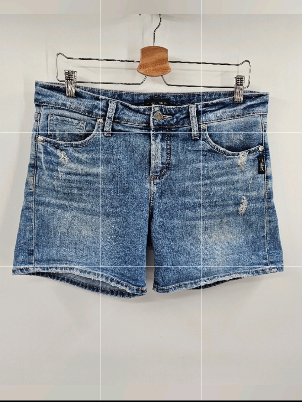 Silver Jeans Blue Denim Shorts Size 28